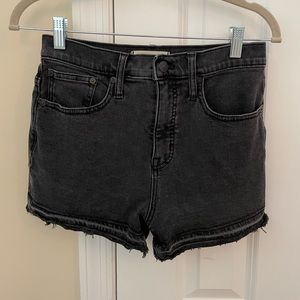 Madewell washed black denim shorts size 26